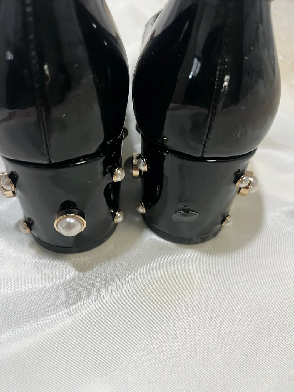 kate spade Black Patent Leather Mary Jane Heeled shoes with Pearl Studs